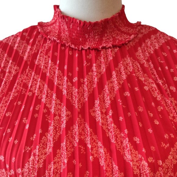 Nanette Lepore Womens NWT Red Pintuck Pleated Bandana Print Sleeveless Top XL - Picture 5 of 11